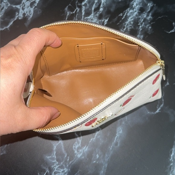 Coach White Red Cosmetic Leather Bag Clutch Case with Red Apple Print AUTHENTIC - Picture 11 of 12